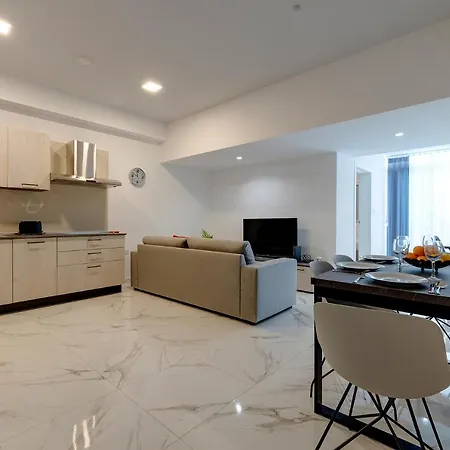 Top Location 2 Bedroom With Terrace Sliema Exterior photo