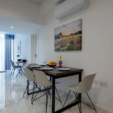 Top Location 2 Bedroom With Terrace Sliema Exterior photo