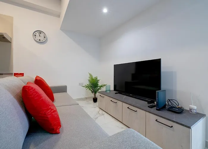 Top Location 2 Bedroom With Terrace