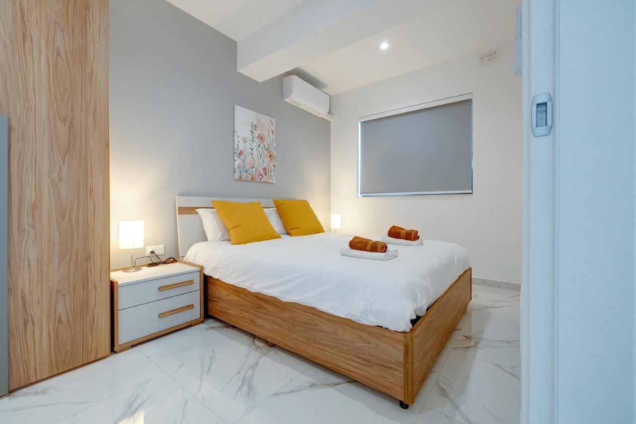 Location 2 Bedroom With Terrace *