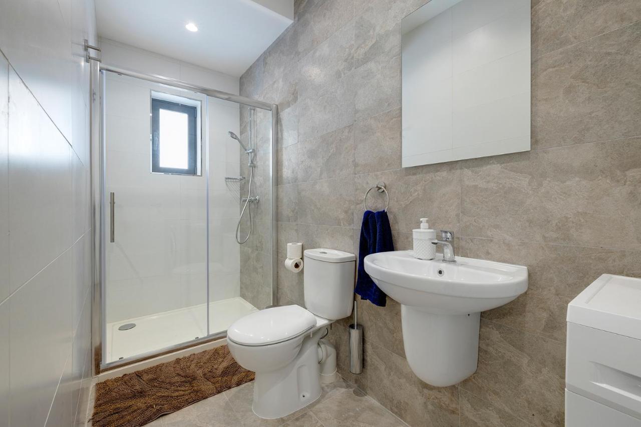 Location 2 Bedroom With Terrace Appartement