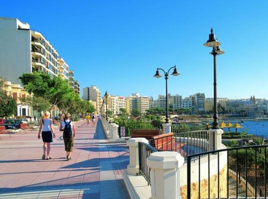 Location 2 Bedroom With Terrace