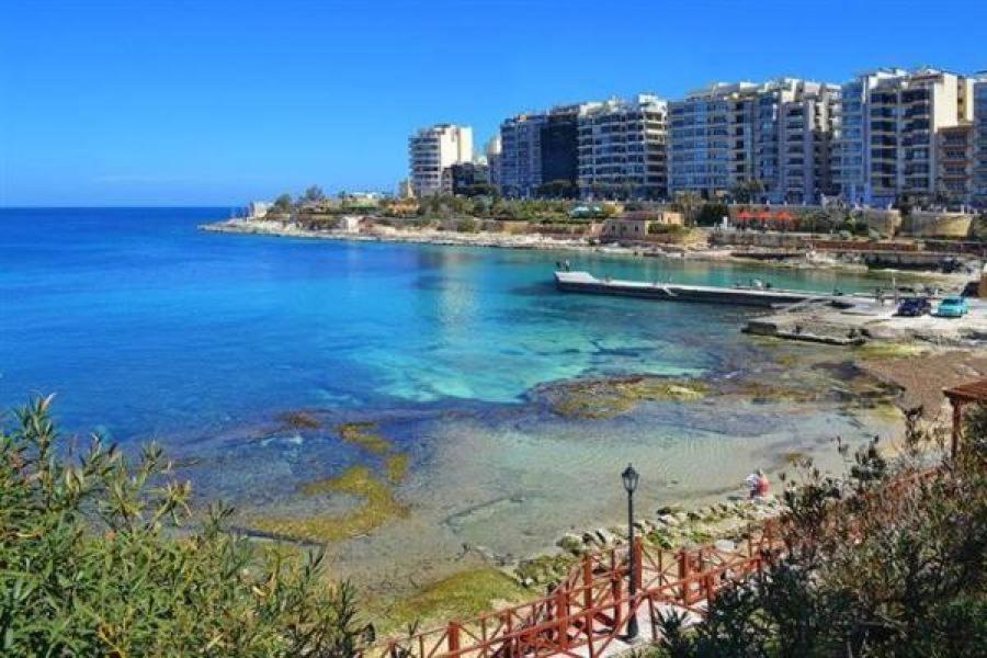 Location 2 Bedroom With Terrace Appartement Sliema