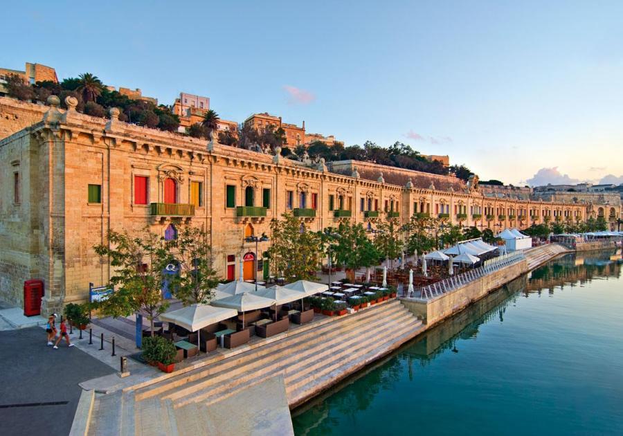 Location 2 Bedroom With Terrace Appartement